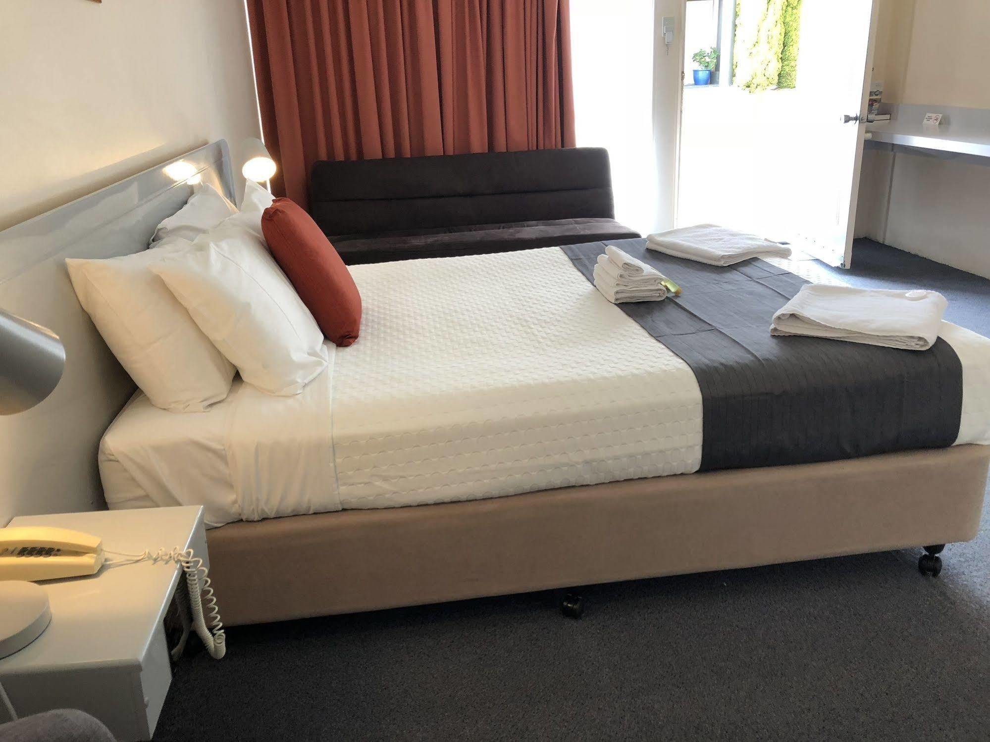 Alexander Motel Warwick Ngoại thất bức ảnh