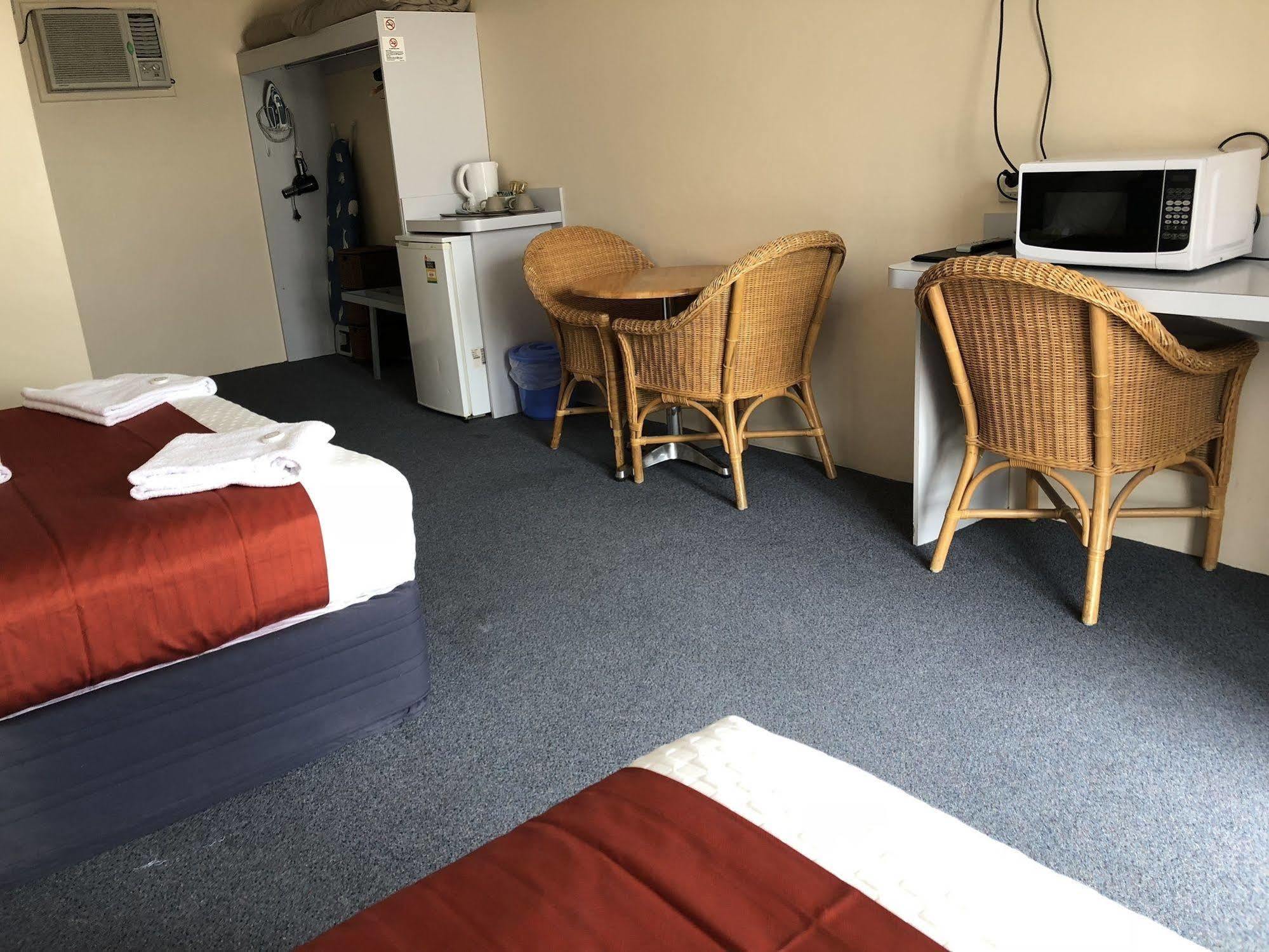 Alexander Motel Warwick Ngoại thất bức ảnh